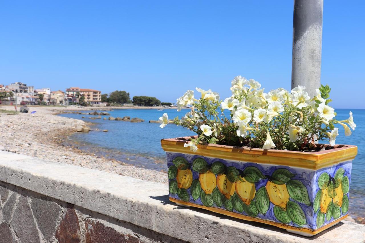 Villa Terrazza Lungomare à Caronia Marina Extérieur photo