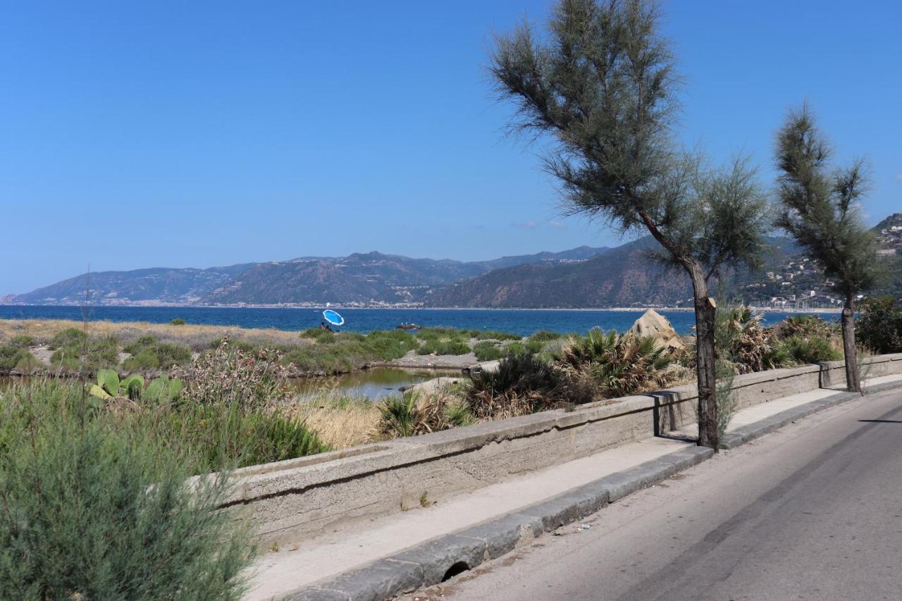 Villa Terrazza Lungomare à Caronia Marina Extérieur photo